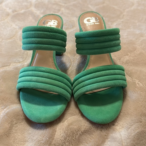 EUC GREEN HEELS - Picture 8 of 10